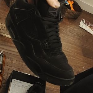 Jordan 4s